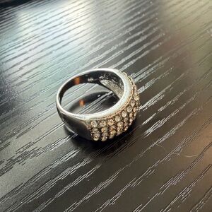 Elegant Silver Women's Ring with Crystal Accents